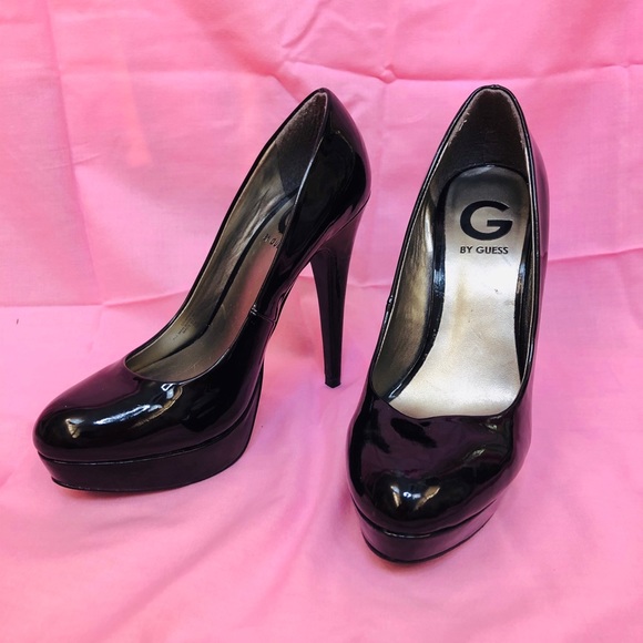 guess black patent leather pumps